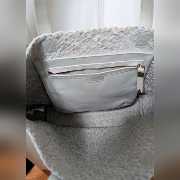 Madewell medium transport woven tote in sage Green Leather - Picture 6 of 7